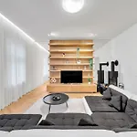 Spacious Stylish In Centre Bratysława
