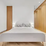 Spacious Stylish In Centre Appartement *