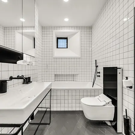 Spacious Stylish In Centre Apartamento Bratislava