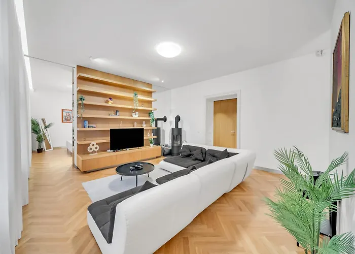 Spacious Stylish In Centre * Pressburg