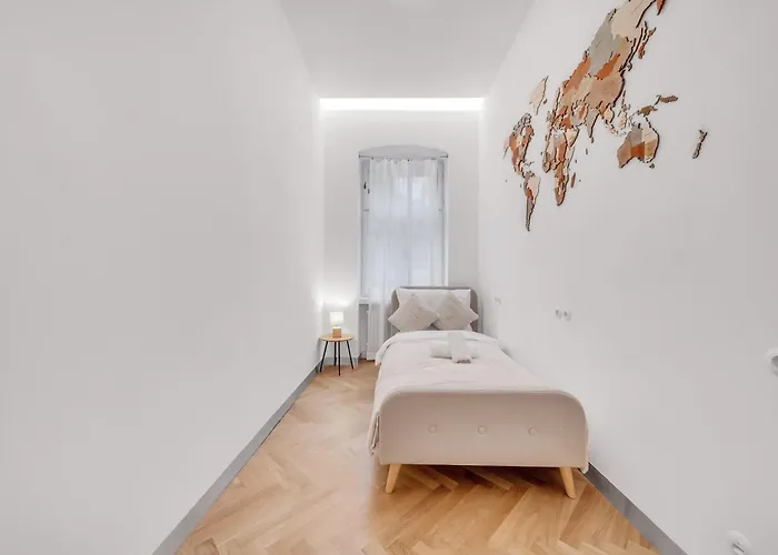 Spacious Stylish In Centre Lejlighed