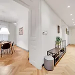 Spacious Stylish In Centre Bratislava