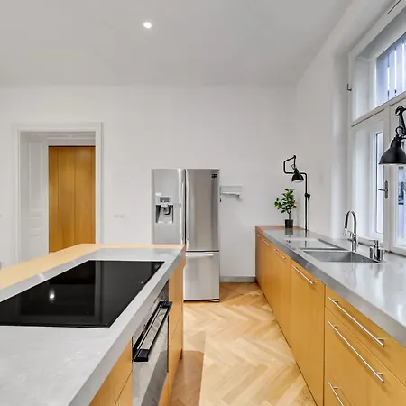 Spacious Stylish In Centre Apartmán Bratislava
