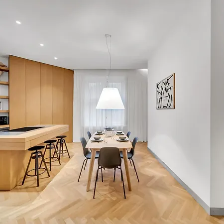 Spacious Stylish In Centre Daire Bratislava